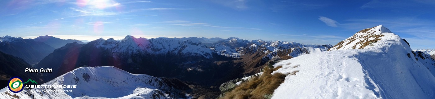 57 Sulla dorsale innevata di salita al Valegino con vista ad ovest.jpg